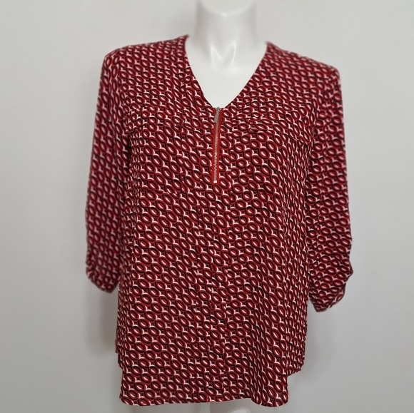 Red & White NEW Geometric Print Careerwear V-Neck Roll Tab Sleeve Blouse - Picture 2 of 15